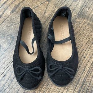 Black ballet flats